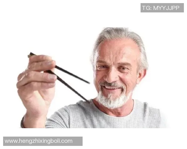 足球球星挑战筷子技能大赛 看他们如何应对中餐文化的独特挑战